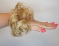Dopinany kok na gumce z naturalnych włosów ciemny blond baleyage falowane włosy 5.jpg