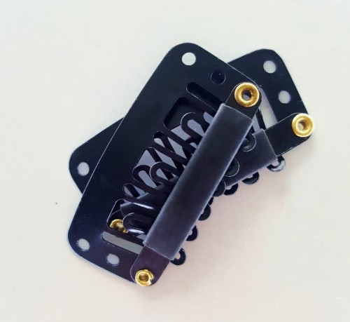 Spinka clip in 32mm z silikonem kolor czarny