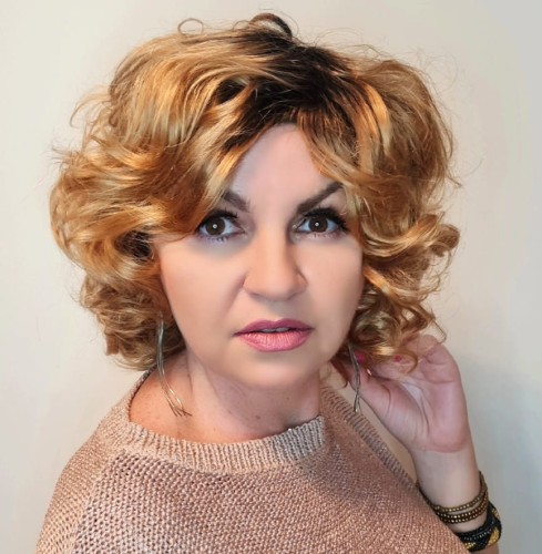Peruka naturalna DUBLIN 30cm falowane włosy miodowy blond z odrostem
