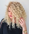 Peruka_syntetyczna_kręcone_włosy_blond_SESZELE_5.jpg