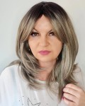 Peruka syntetyczna z grzywką AKRA 50cm popielaty ciemny blond baleyage ombre z odrostem