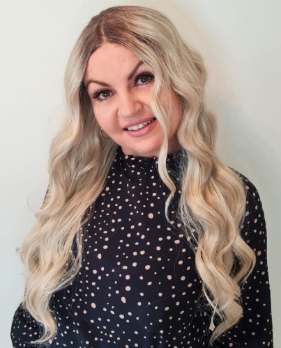 Peruka syntetyczna MARBELLA 65cm z siatką lace front słoneczny blond z odrostem 