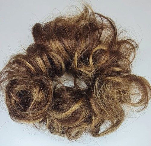 Doczepiany bardzo duży kok z naturalnych włosów kolor brąz ciemny blond baleyage- falowane włosy 