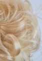Klasyczny_kok_naturalny_platynowy blond_falowane_włosy_6.jpg