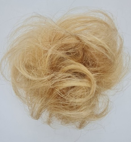 Doczepiany kok z naturalnych włosów kolor blond falowane włosy