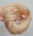 Kok_na_gumce_z_naturalnych_włosów_gęste_włosy_jasny_blond_2.jpg