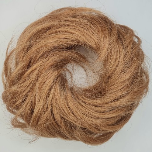 Kok na gumce z naturalnych włosów duża objętość kolor ciemny blond - proste włosy