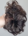 Kok_na_gumce_z_naturalnych_włosów_gęste_włosy_ciemny_brąz_messy_bun_3.jpg
