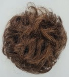 Kok na gumce z naturalnych włosów duża objętość kolor naturalny brąz 6 - falowane włosy messy bun