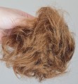 Kok_na_gumce_z_naturalnych_włosów_gęste_włosy_średni_brąz8_messy_bun_4.jpg