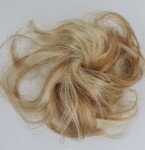 Doczepiany kok na spince z naturalnych włosów kolor ciemny blond baleyage
