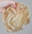 Kok_na_gumce_z_naturalnych_włosów_messy_bun_blond_3.jpg