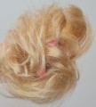 Kok_z_naturalnych_włosów_messy_bun_ciemny_blond_3.jpg