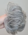 Kok_na_gumce_z_naturalnych_włosów_messy_bun_popielaty_blond_2.jpg
