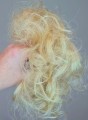 Kok_na_gumce_długie_naturalne_włosy_platynowy_blond_2.jpg
