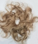 Kok na gumce z długimi włosami z naturalnych włosów kolor ciemny blond