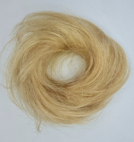 Doczepiany kok z naturalnych włosów kolor ciepły blond