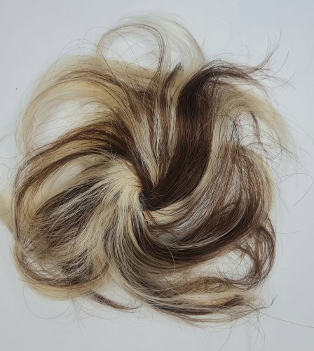 Doczepiany kok na spince z naturalnych włosów kolor brąz/jasny blond baleyage