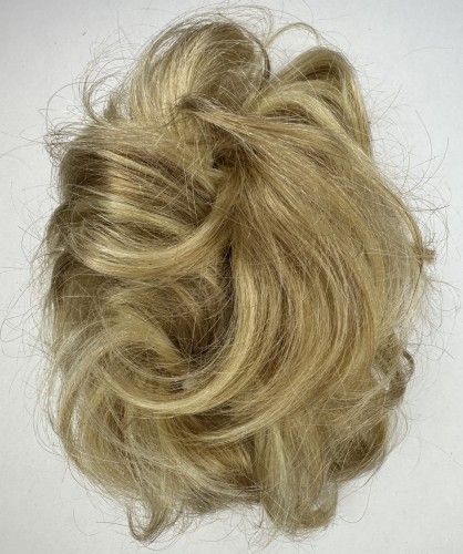 Doczepiany kok na dużej spince z naturalnych włosów kolor blond baleyage