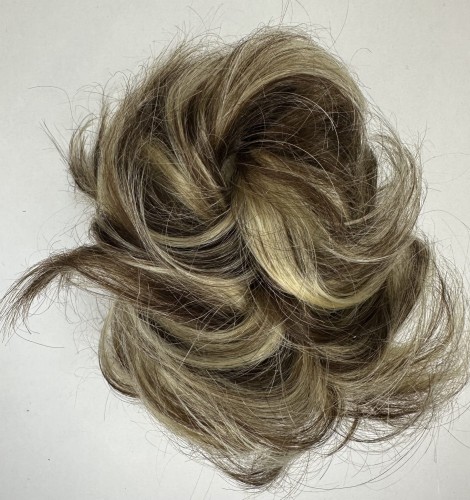 Doczepiany kok na dużej spince z naturalnych włosów kolor brąz jasny blond baleyage
