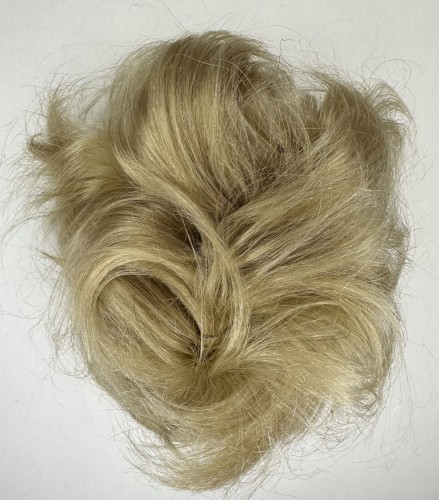 Doczepiany kok na dużej spince z naturalnych włosów kolor blond