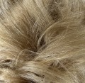 Kok_na_spince_z_naturalnych_włosów_średni_blond_2.jpeg