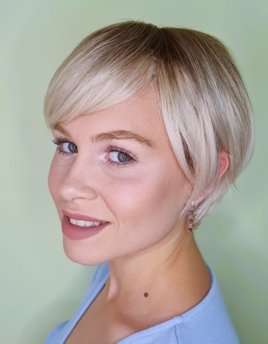 Peruka syntetyczna RYGA 20cm zimny blond z odrostem