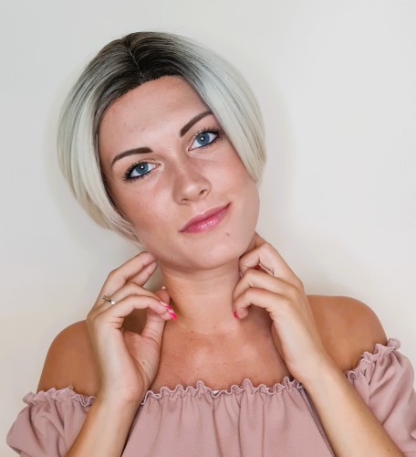 Peruka syntetyczna LUBLANA 25cm Natural Hair Line jasny blond z odrostem