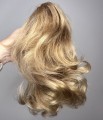 Kok_na_spince_z_długimi_włosami_blond_baleyage_4.jpeg