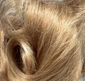 Kok_na_spince_z_długimi_włosami_blond_baleyage_2.jpeg