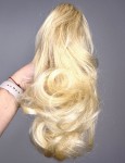Doczepiany kok na dużej spince z długimi włosami naturalne włosy kolor jasny blond