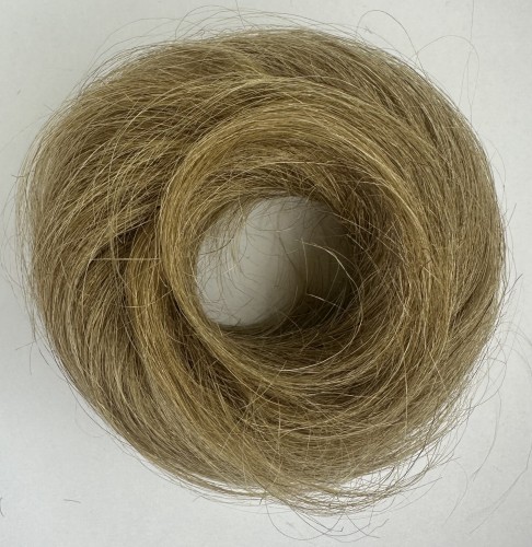 Doczepiany kok z naturalnych włosów kolor chłodny ciemny blond