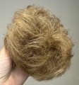 Doczepiany_kok_z_naturalnych_włosów_blond_falowane_włosy_3.jpg