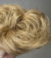 Doczepiany_kok_z_naturalnych_włosów_średni_blond_falowane_włosy_6.jpg