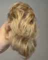 Doczepiany_kok_z_naturalnych_włosów_średni_blond_falowane_włosy_3.jpg