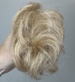 Doczepiany_kok_z_naturalnych_włosów_chłodny_blond_falowane_włosy_3.jpg