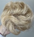 Doczepiany_kok_z_naturalnych_włosów_chłodny_blond_falowane_włosy_4.jpg