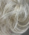 Doczepiany_kok_z_naturalnych_włosów_bardzo_jasny_chłodny_blond_falowane_włosy_5.jpg