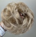 Doczepiany_kok_na_gumce_z_naturalnych_włosów_piaskowy_blond_falowane_włosy_4.jpg