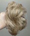 Doczepiany_kok_na_gumce_z_naturalnych_włosów_piaskowy_blond_falowane_włosy_5.jpg